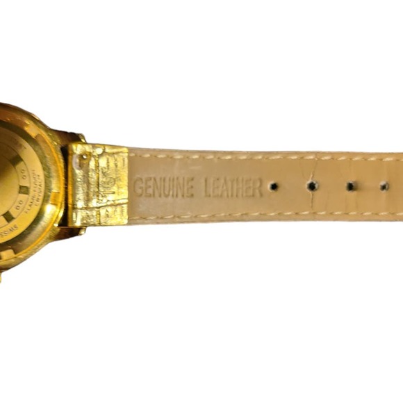 Invicta Gold Leather Watch - Picture 4 of 8